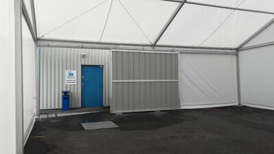 Location tente de stockage - Bordeaux - porte de service